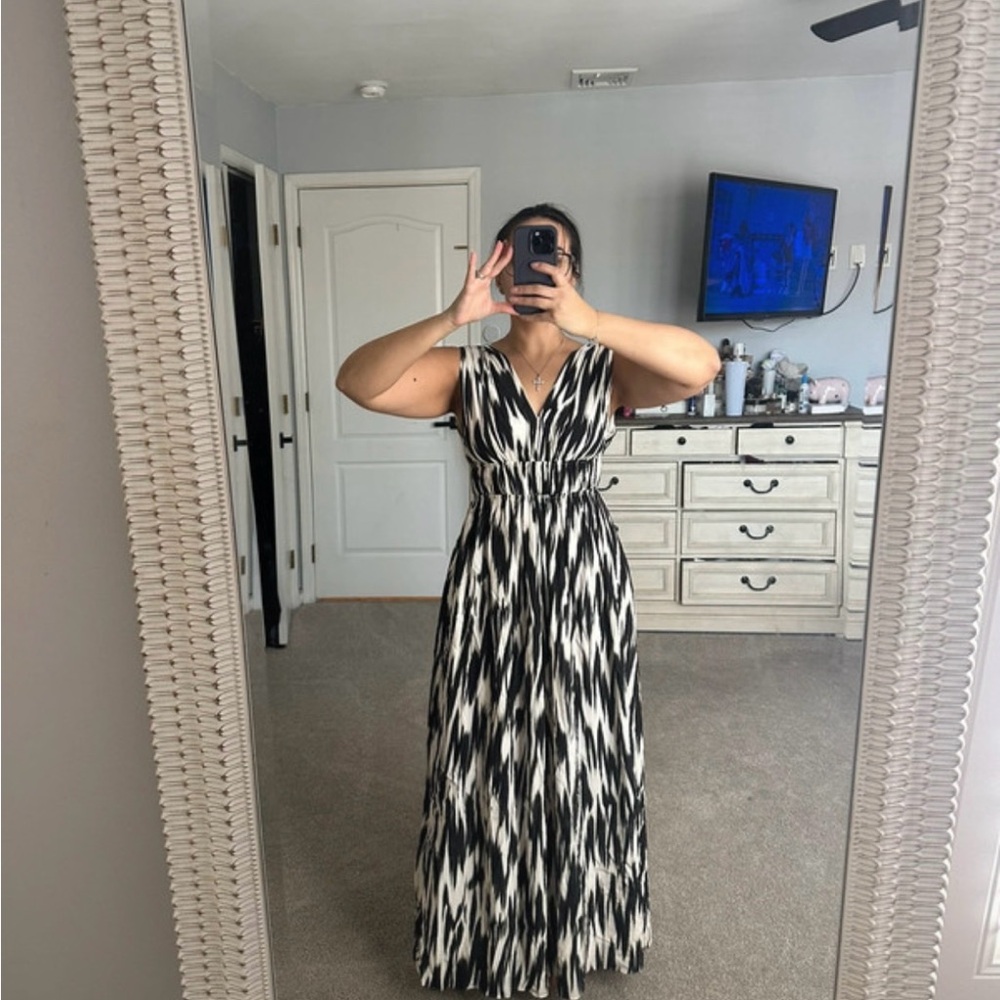 Banana Republic Black and White Patterned Maxi Dress